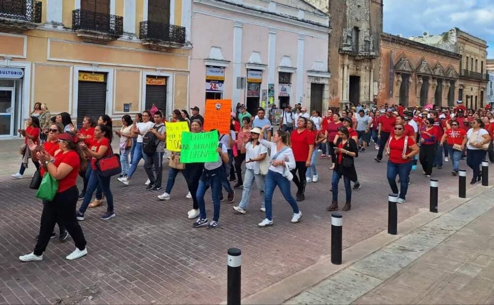 Maestros realizan plantones en el Congreso y Palacio de Gobierno en Yucatán contra la Ley del ISSSTE (28/02/2025). Foto: Especial