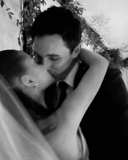 ¡Ariana Grande por fin comparte fotos y detalles de su boda!