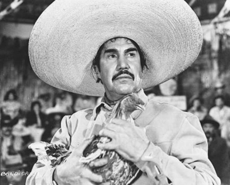 Altares de muertos y gastronomía tradicional mexicana en casa del Indio Fernández