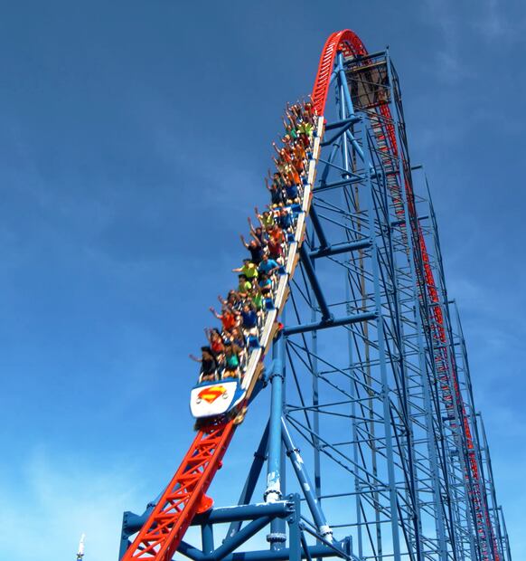 El accidente en el juego "Superman" se viralizó en internet. Foto: Six Flags México