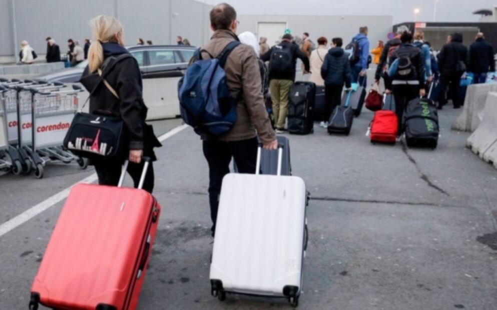 Aerolínea demanda a pasajero por no completar viaje con escala