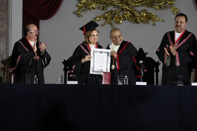 Procuradora Arely Gómez ingresa a Legión de Honor