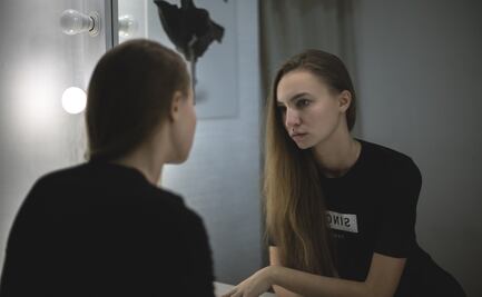 ¿Qué significa hablar solo y cuáles son sus beneficios, según la psicología?