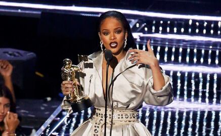 Rihanna llama "cerdo inmoral" a Trump por su política migratoria