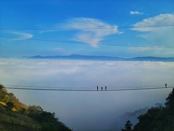 Así es el impresionante puente colgante de Tlatlauquitepec