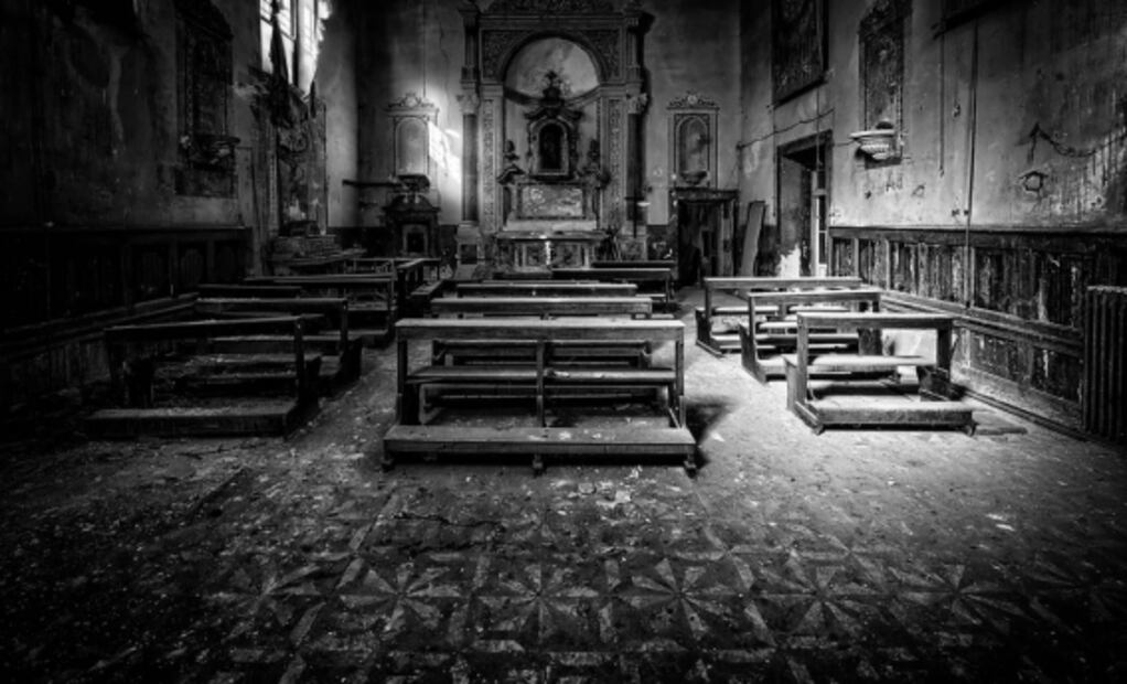 Atrévete a ir a la pijamada de películas de terror en una capilla