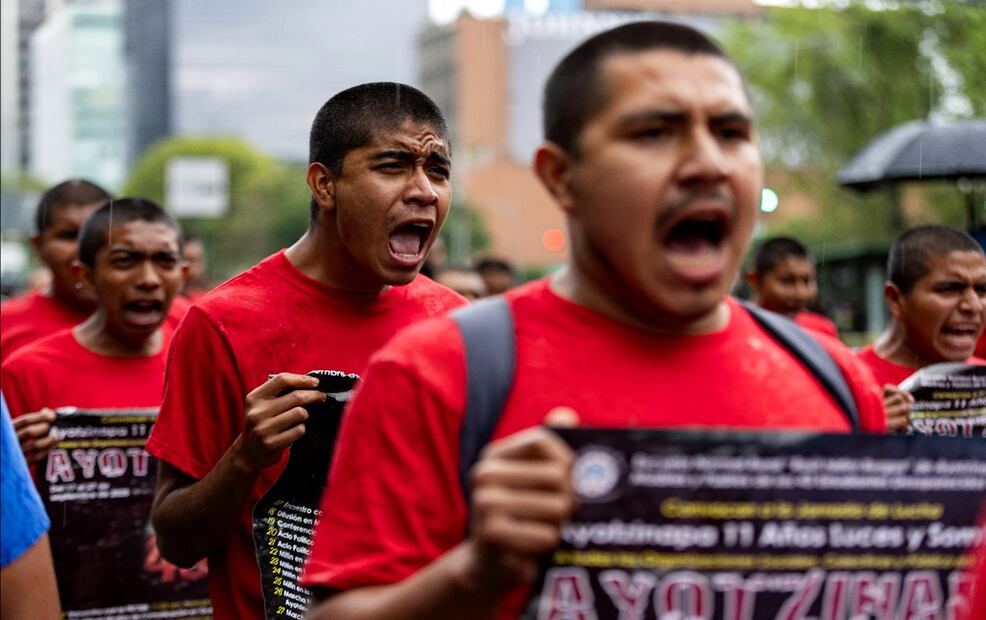 Marcha por los 11 años de la desaparición de los 43 normalistas de Ayotzinapa, en la Ciudad de México, el viernes 26 de septiembre de 2025. Foto Hugo Salvador/EL UNIVERSAL