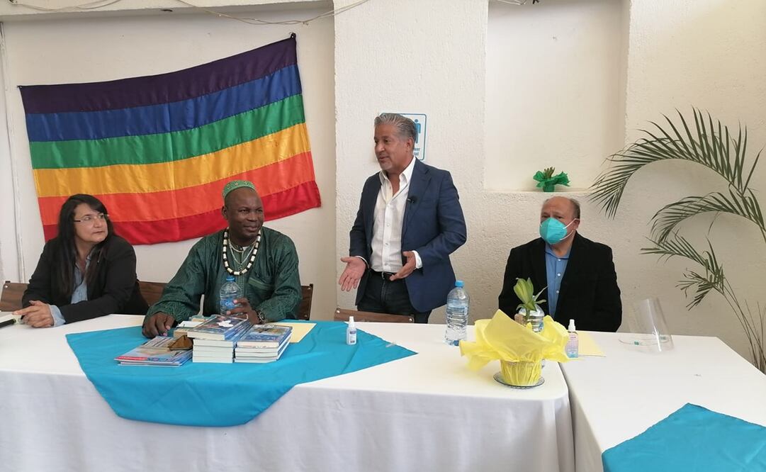 Daniel Ordóñez estuvo acompañado de Jean Louis Bingna, nacido como Príncipe en el Foumban Royal Palace en el reino Bamoun de Camerún. Foto: Especial