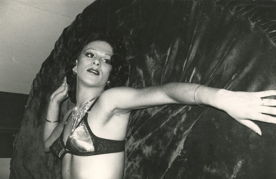 Holiday debutó como actriz en La montaña sagrada de Alejandro Jodorowsky; participó en. Noches de cabaret de Rafael Portillo, junto a Sasha Montenegro; en Cuando tejen las arañas de Roberto Gavaldón. Foto: AMTM