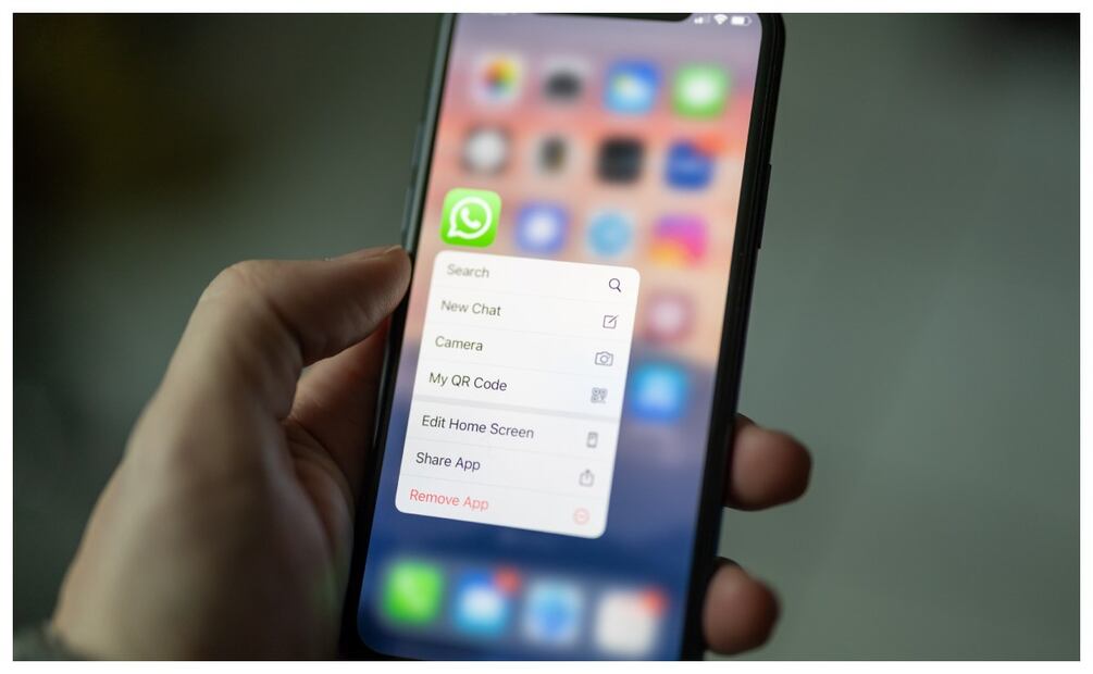No abras links de números del extranjero que te manden por WhatsApp. Foto: Unsplash