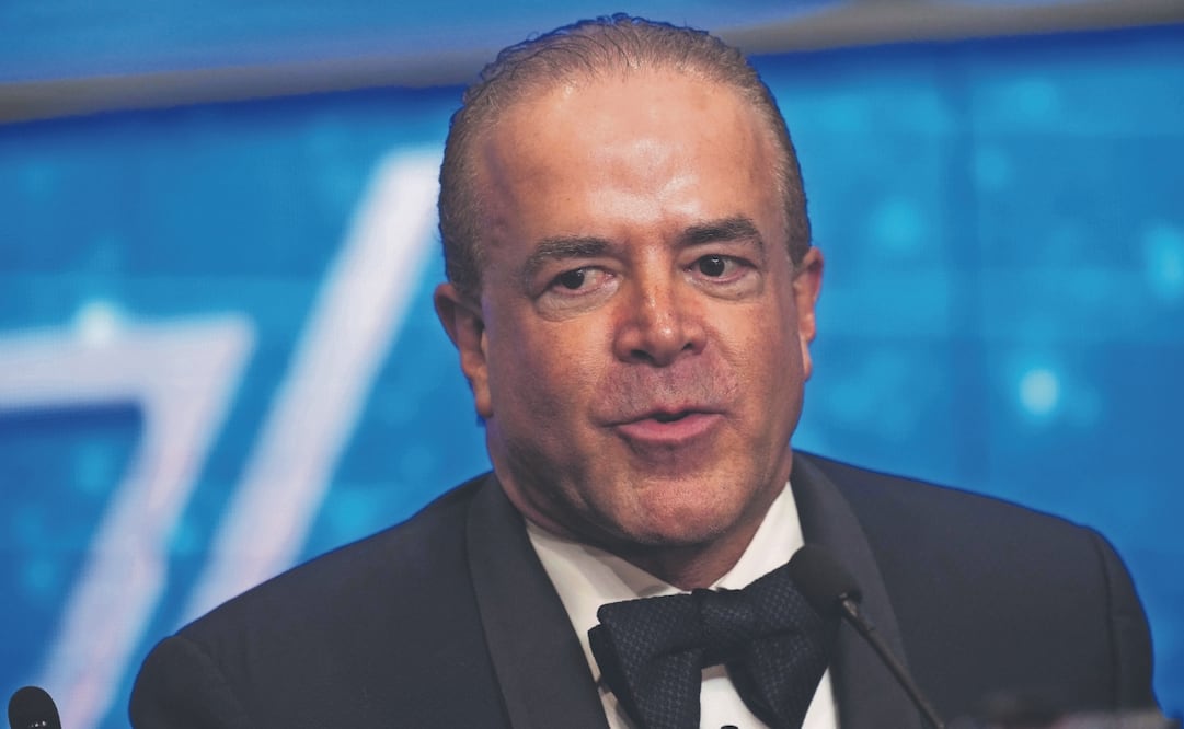 El empresario mexicano también es investigado por la FGR. Fotos: de AP e Instagram