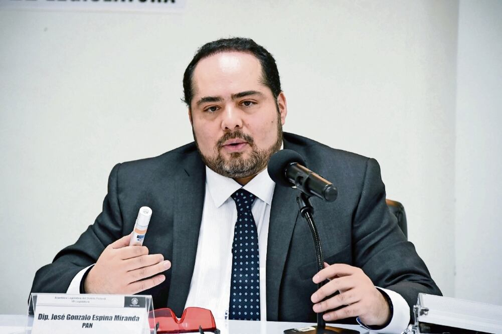 El diputado panista Gonzalo Espina afirma que es el ecocidio más grande que ha vivido la capital, por ello pide a la ciudadanía sumarse a la petición. (ARCHIVO EL UNIVERSAL)