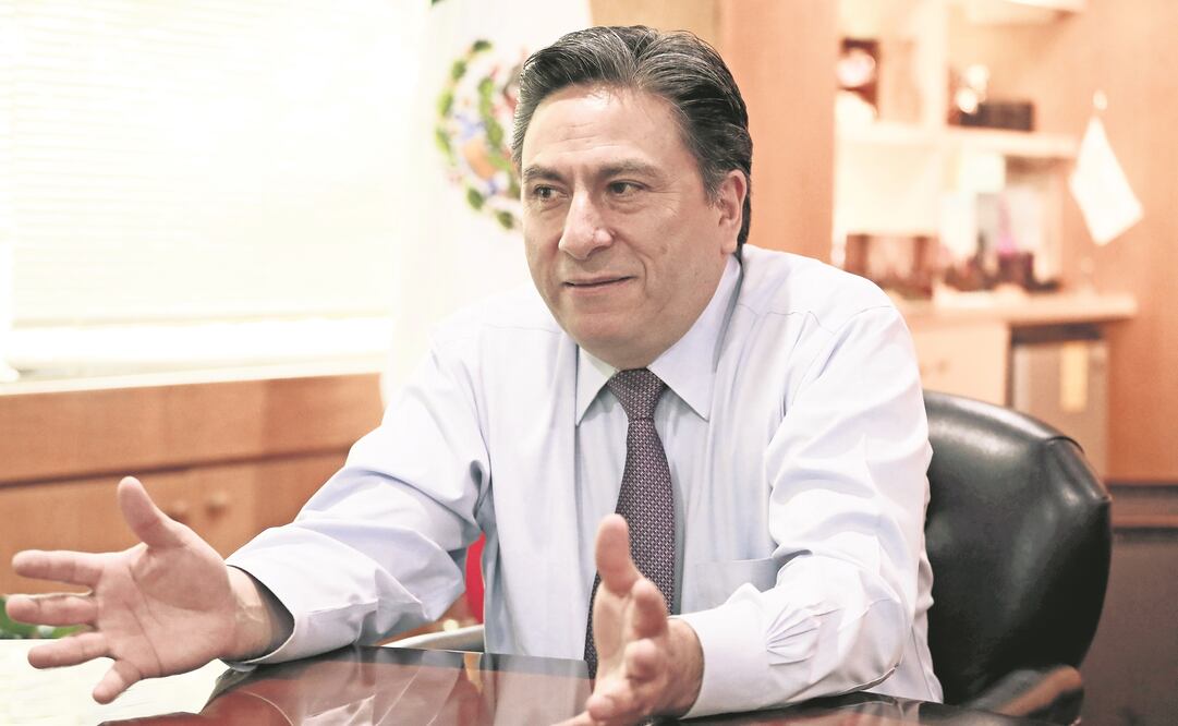 En entrevista con EL UNIVERSAL, Mario Velázquez Miranda, presidente del Instituto Electoral de la Ciudad de México, destacó que no ve un escenario de hechos violentos para la jornada del 1 de juli o. (ALEJANDRA LEYVA. EL UNIVERSAL)