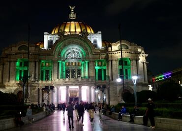 FOTOS: Inicia la fiesta mundialista en la CDMX; iluminan de color verde edificios y monumentos