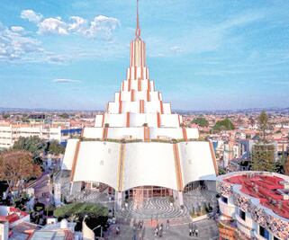 Investiga la UIF a La Luz del Mundo