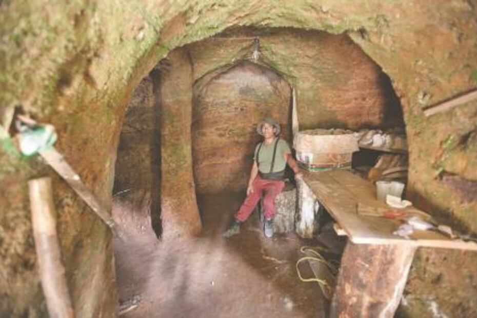 “Visite la caverna bajo mi casa”