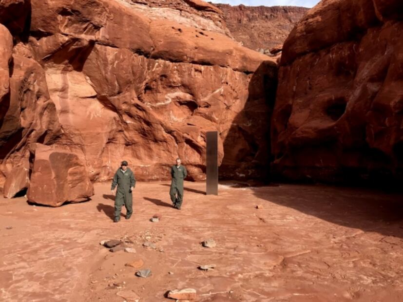 Encuentran misterioso "obelisco" en desierto de Utah; creen que puede ser una obra de arte