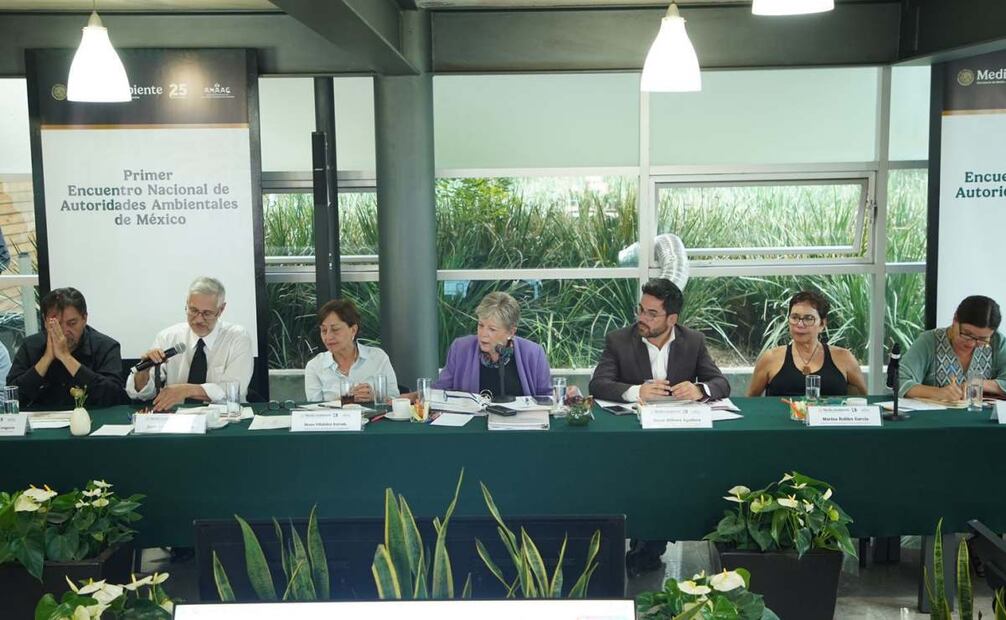 Primer Encuentro Nacional entre autoridades ambientales de los 32 estados de la República y la titular de Semarnat, Alicia Bárcena. Foto: Especial