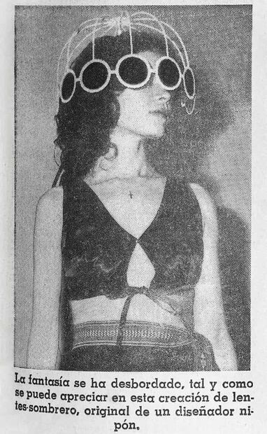 La moda de los lentes oscuros se aventuró con diseños alocados y hasta innecesarios, como este sombrero compuesto por varios “espejuelos” que rodean la cabeza de la modelo. Foto: Hemeroteca EL UNIVERSAL.