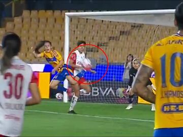 Jaqueline Ovalle anota inexplicable golazo en la Liga MX Femenil; Chivas fue su víctima