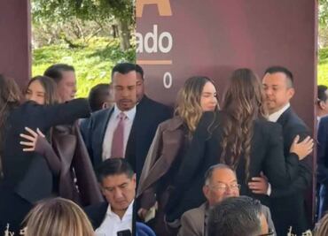 Belinda asiste a comida tras rendición de protesta de Alejandro Armenta; llega acompañada de diputado morenista