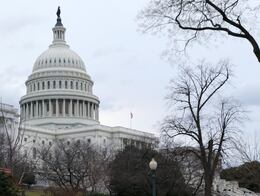 Inicia debate en Senado de EU tras 16 horas de lectura sobre plan fiscal de Trump; podría aprobarse este lunes