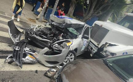 Pipa de agua provoca choque múltiple en la GAM; deja un herido, daños a cuatro autos y a un camión de transporte público