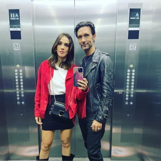 Mira la nueva línea de chamarras del cantante Leonardo de Lozanne