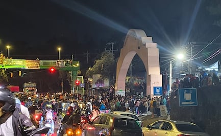 Bloquean carretera México-Cuernavaca, tras aplicación de ley seca en la festividad en San Miguel; suspenden grupos por apología al delito