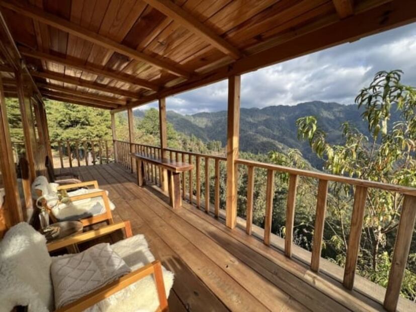 Laberinto del Pacífico, cabañas con un mar de nubes a tus pies 