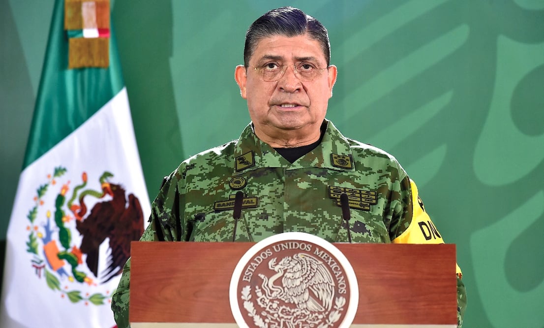 El general Luis Cresencio Sandoval González dijo que las fuerzas de seguridad para la Región Sureste pasaron de 29 mil 607 en septiembre a 31 mil 607 hasta el 20 de octubre. Foto: archivo/EL UNIVERSAL