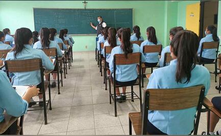 Autobús vuelca en Oaxaca; transportaba a niñas indígenas que volvían a su internado en Edomex