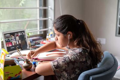 Prohibir el acceso de menores a las redes sociales como en Florida, ¿la solución?