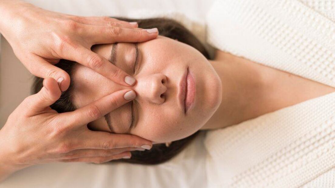 La reflexología facial posee múltiples beneficios. Fuente: Freepik.
