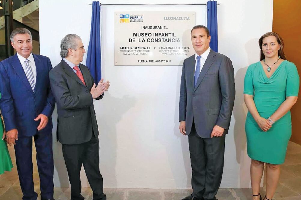 El presidente del Consejo Nacional para la Cultura y las Artes (Conaculta), Rafael Tovar y de Teresa, y el gobernador del estado, Rafael Moreno Valle (ESPECIAL)