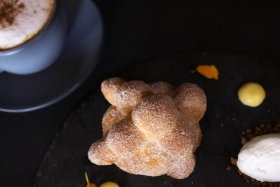 Conoce este postre y cocktail hecho con pan de muerto