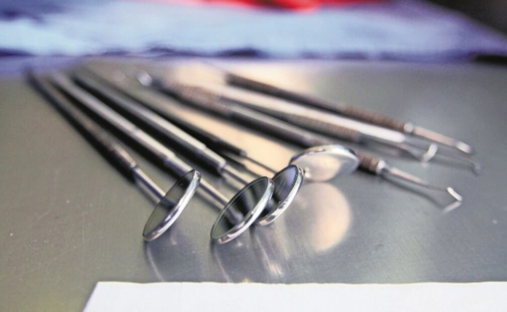 Periodontitis eleva casi en nueve veces riesgo de muerte por Covid-19: experto