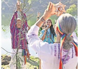 Con AMLO, indígenas llevarán a cabo ritual a la Madre Tierra para el Tren Maya