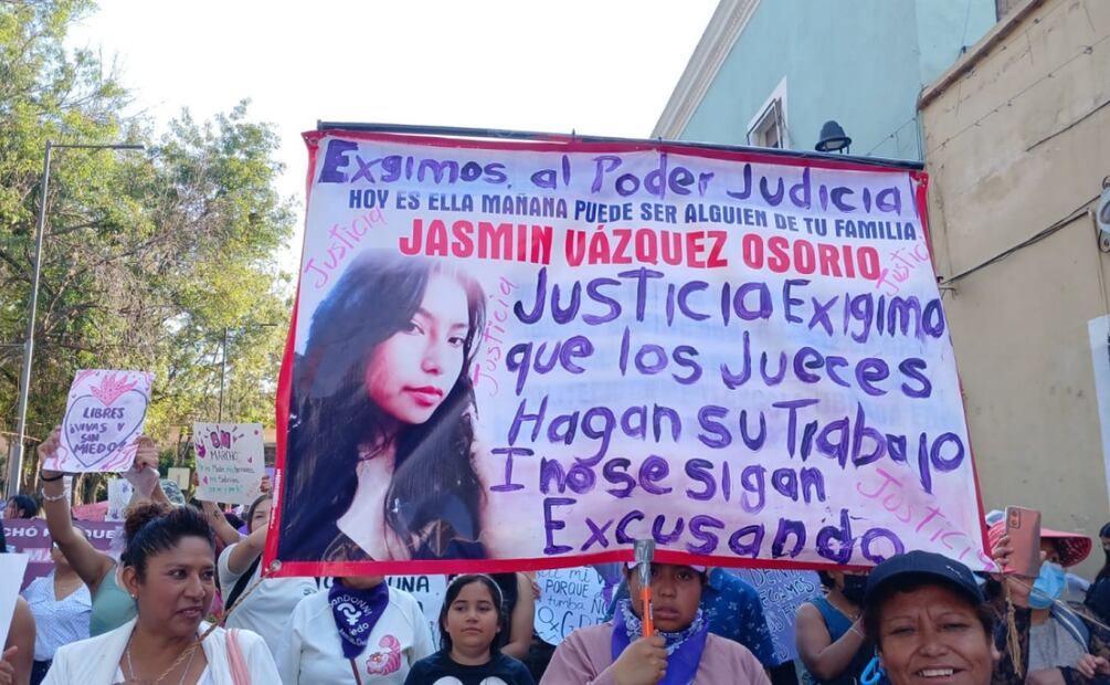 Mujeres adultas y niñas protagonizaron en Tlaxcala una marcha pacífica para conmemorar el Día Internacional de la Mujer (08/03/2025). Foto: Especial