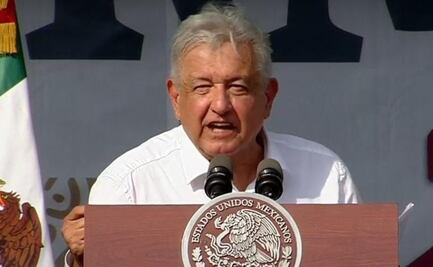 "Amor con amor se paga", dice AMLO durante su discurso en el Zócalo de la CDMX