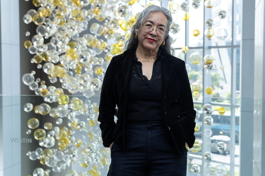 Entrevista con la escritora Cristina Rivera Garza, durante la Feria del Libro de Guadalajara 2025. Foto: Hugo Salvador El Universal