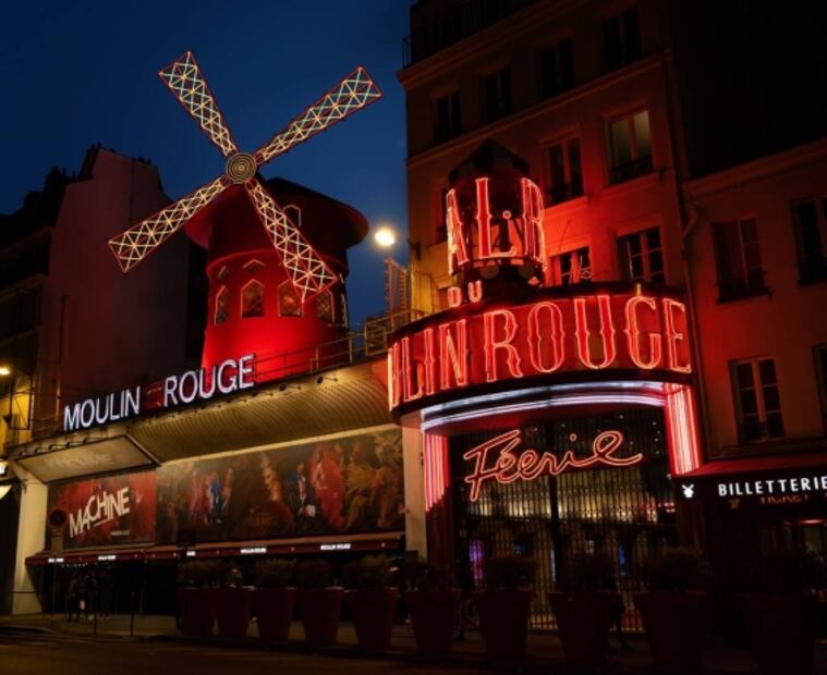 Por 1 euro, duerme en la habitación secreta del Moulin Rouge 