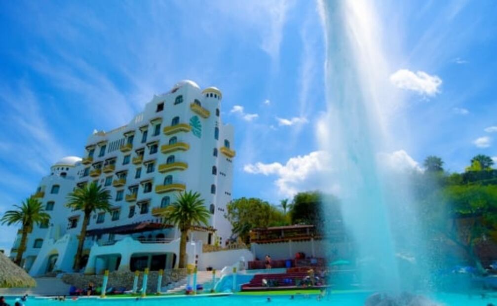 El Tephé: un balneario de aguas termales y alberca de olas en Hidalgo