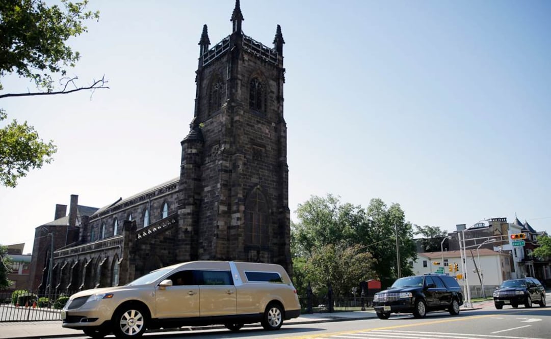 Una carroza fúnebre con los restos de la joven arribó a una casa funeraria en Nueva Jersey  Foto:AP