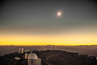 Eclipse de sol oscurece a Chile y Argentina 