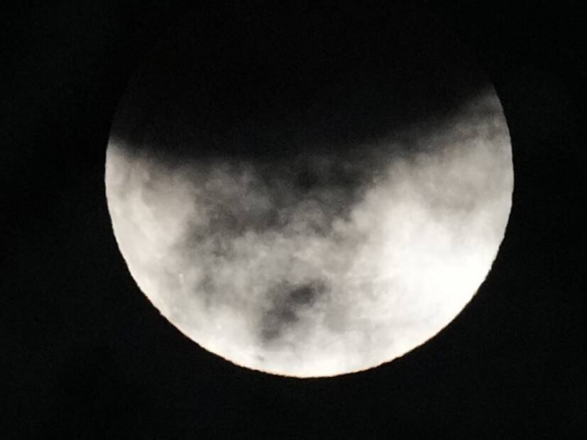 Las mejores fotos del eclipse de luna más largo del siglo
