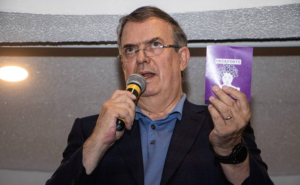 Marcelo Ebrard asegura que el programa no es una copia de Salario Rosa del Edomex / Foto: Gabriel Pano. EL UNIVERSAL