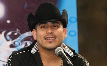 Espinoza Paz reaparece tras hospitalización