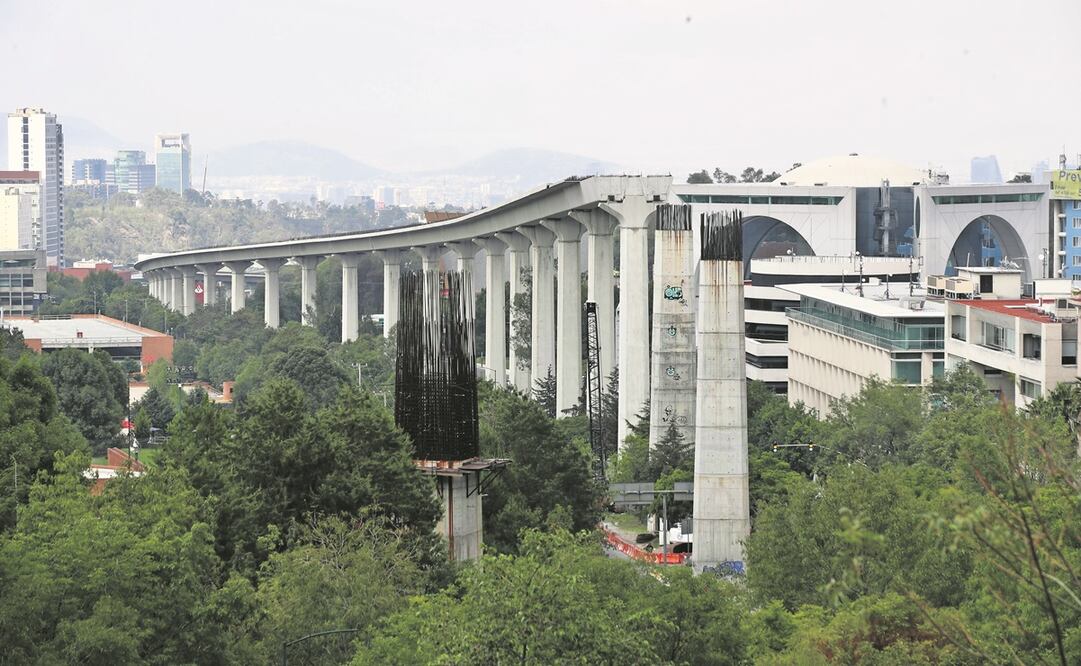 El tren México-Toluca debe concluirse en 2023, solicitó el Presidente. El tramo de Santa Fe y Observatorio lleva un avance superior a 50%. Foto: Valente Rosas/ EL UNIVERSAL 