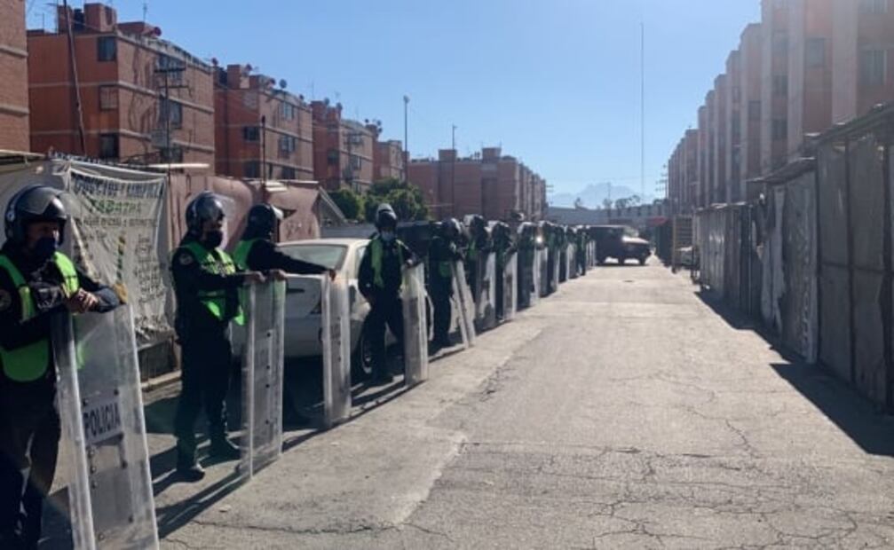 Desalojan y recuperan 32 departamentos con carpetas de investigación en cateo en Iztapalapa